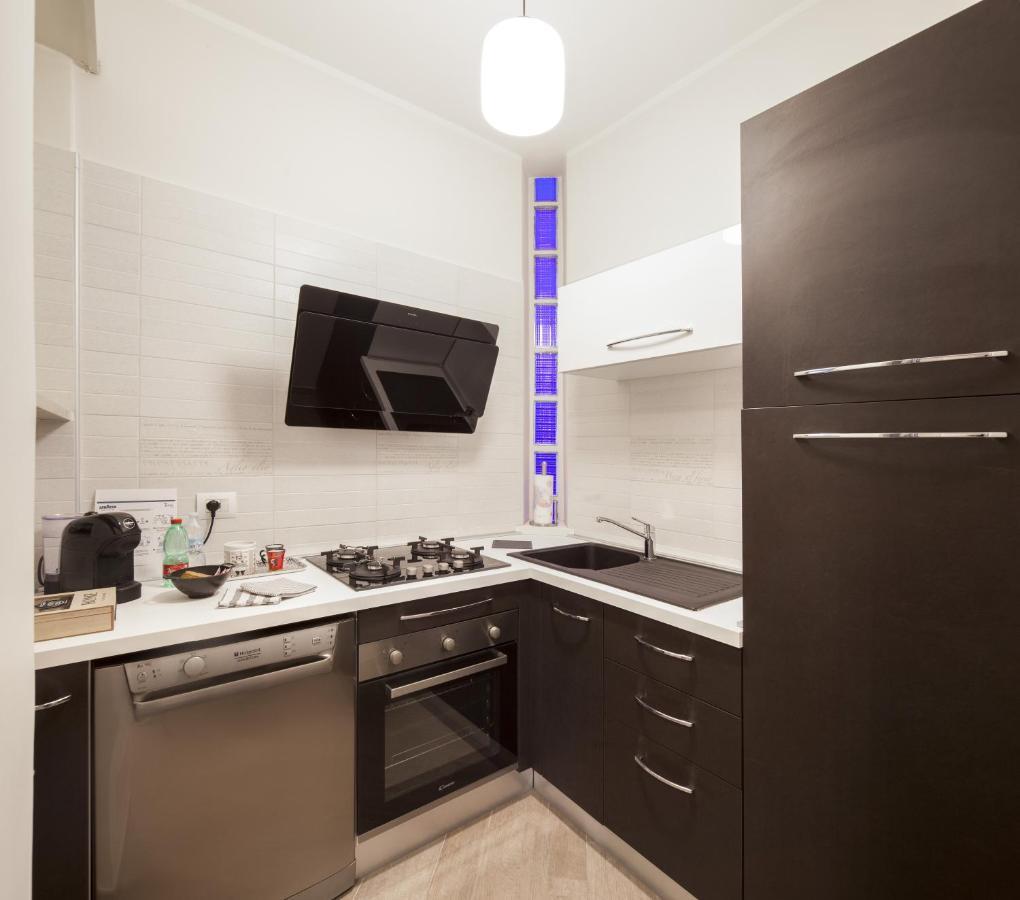 Metro Apartment Коленьо Екстериор снимка