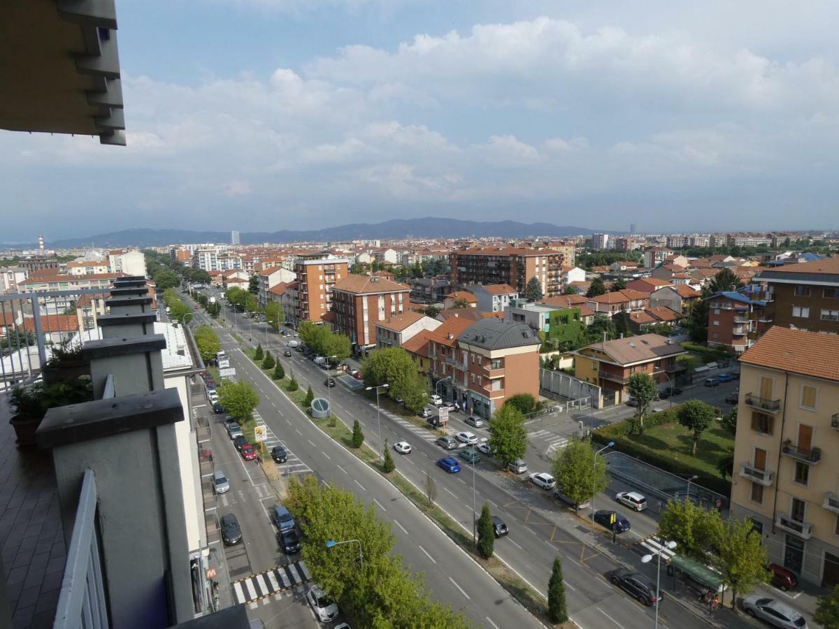 Metro Apartment Коленьо Екстериор снимка